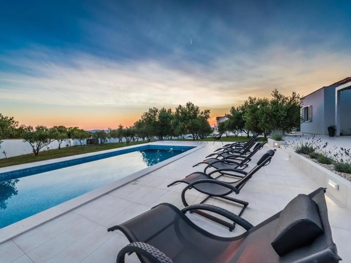 Luxurious Villa In Debeljak With Swimming Pool
