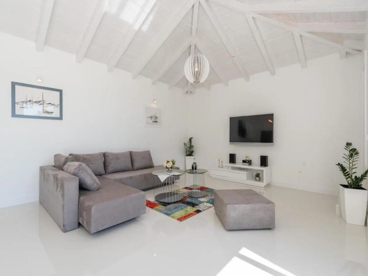 Luxurious Villa In Debeljak With Swimming Pool