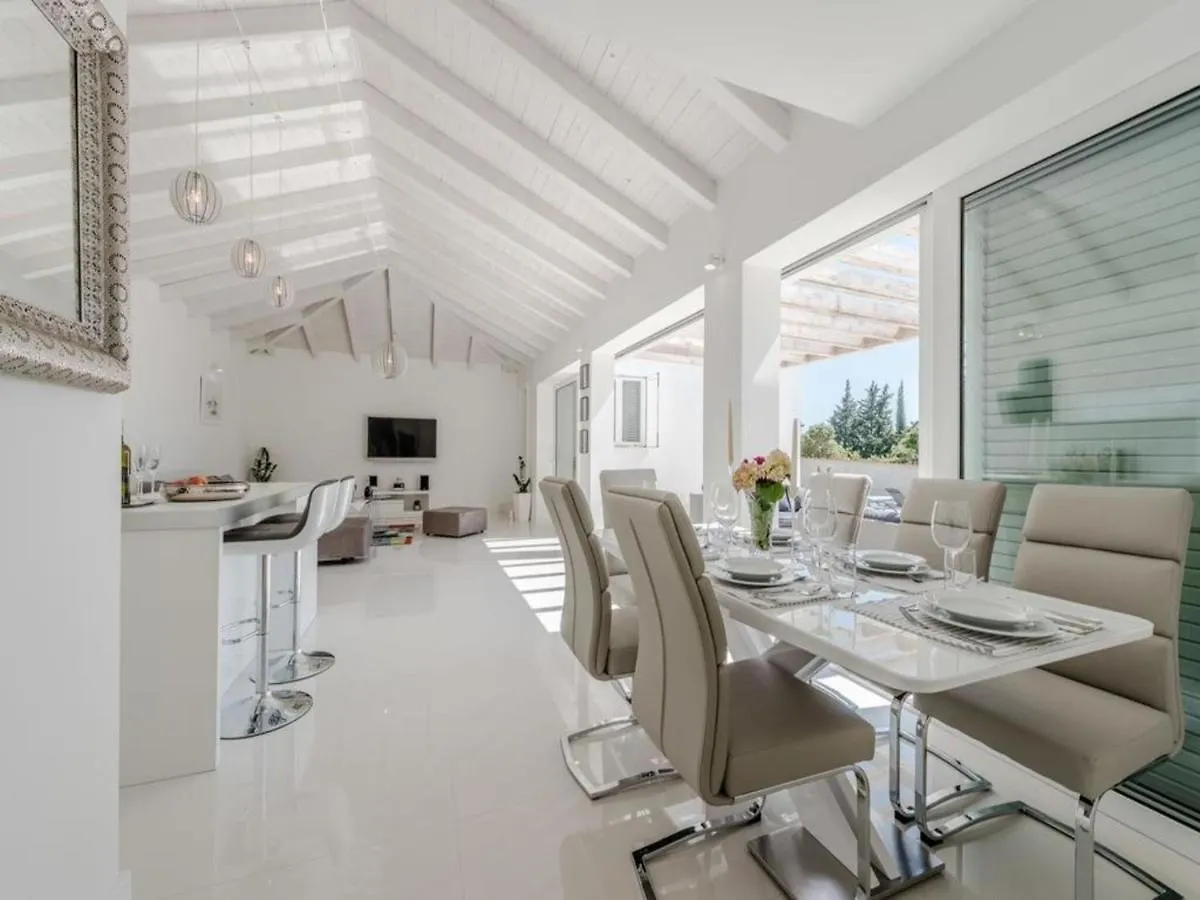Luxurious Villa In Debeljak With Swimming Pool