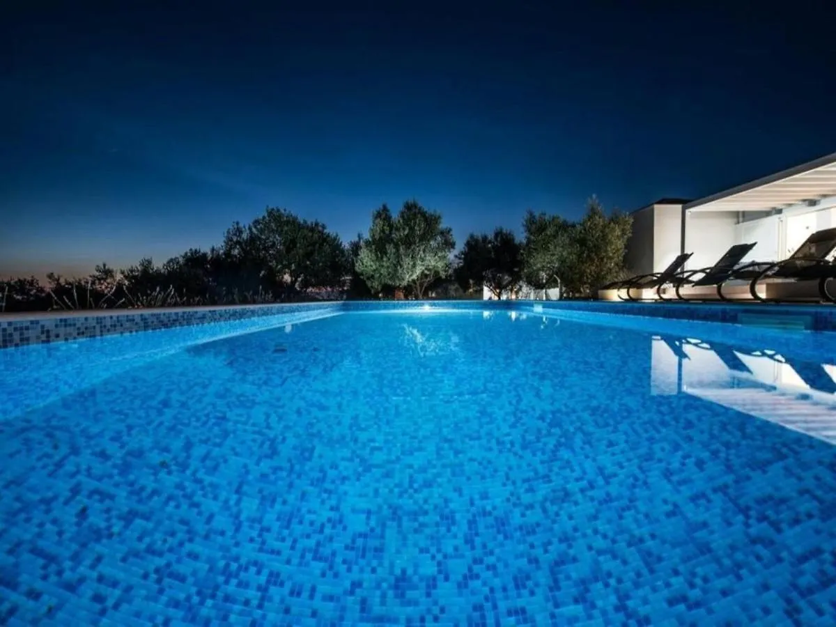 Luxurious Villa In Debeljak With Swimming Pool Croatia