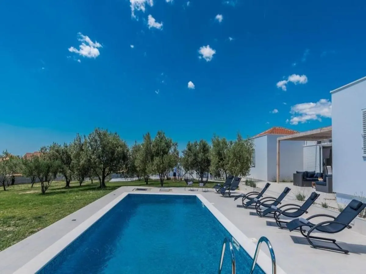 Luxurious Villa In Debeljak With Swimming Pool
